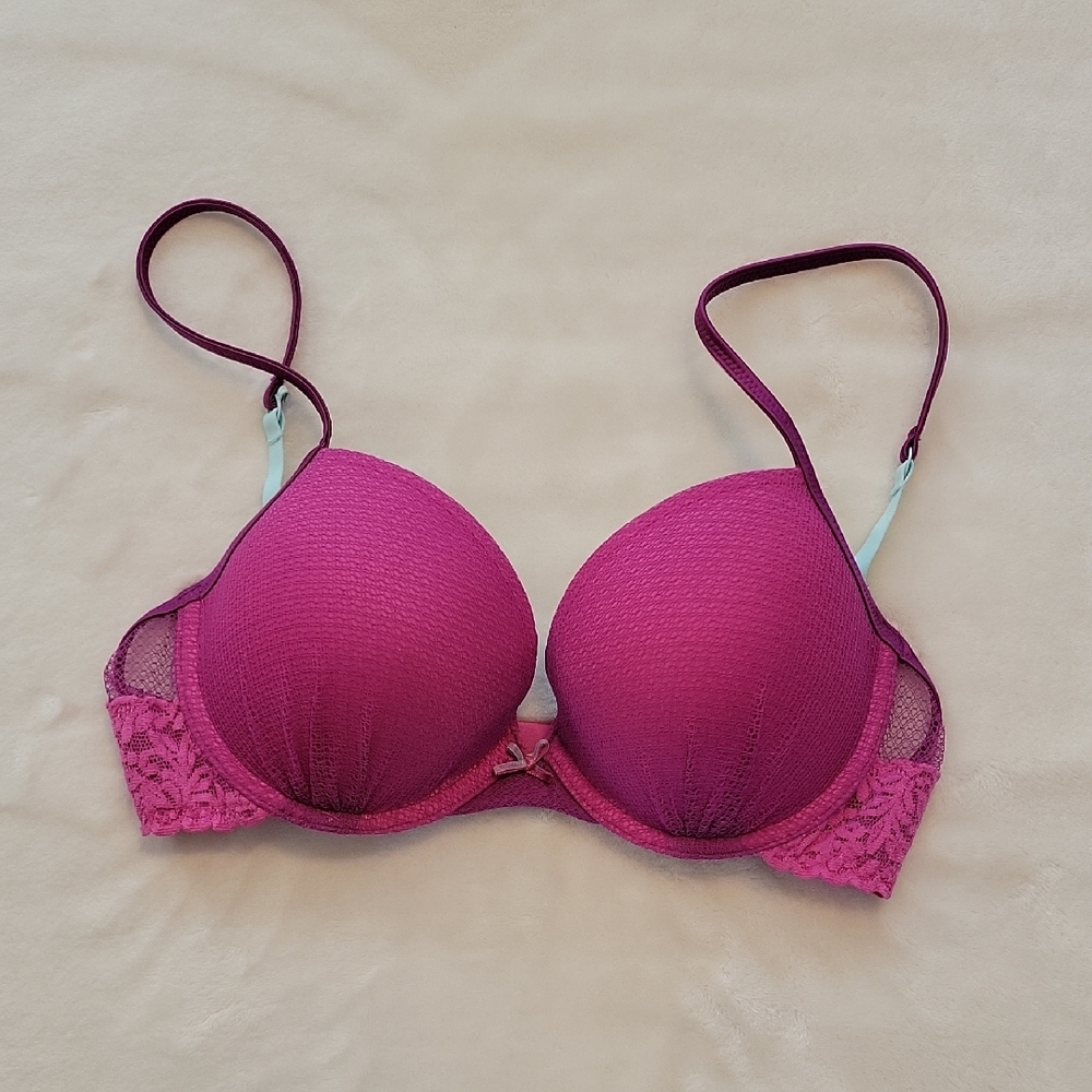 Maidenform Fuchsia Lace Bra